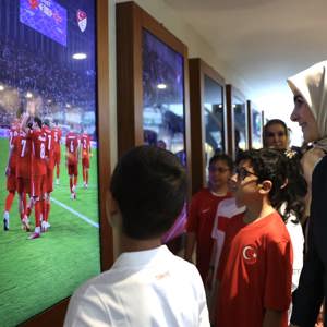 Aile ve Sosyal Hizmetler Bakanlığımız, Aile Yılı kapsamında Türkiye Futbol Federasyonu ile anlamlı bir iş birliğine imza attı. İmza törenine Bakanımız Sn. Mahinur ÖZDEMİR GÖKTAŞ katıldı. - fotoğraf 3
