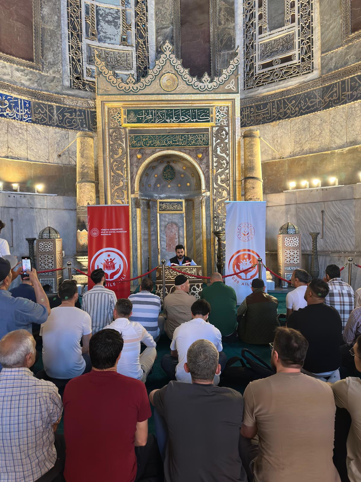 2025 Aile Yılı kapsamında "Ailemiz Geleceğimiz" konu başlığında Bakanlığımızın hizmet modellerine ilişkin tanıtım ve bilgilendirme faaliyetleri gerçekleştirilmiştir.