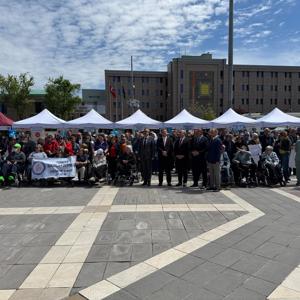 Eskişehir'de Dünya Engelliler Haftası Kapsamında Anlamlı Etkinlikler: Farkındalık Yürüyüşü ve Tören Düzenlendi - fotoğraf 4