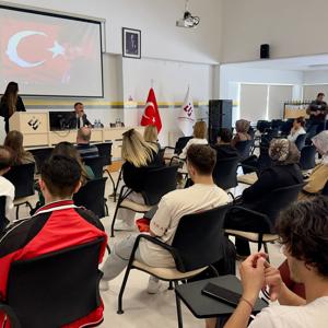 İl Müdürü Orhan Bayrak, Rekreasyon Öğrencileriyle Buluştu, Sosyal Hizmetlerde Rekreasyonun Rolü Ele Alındı - fotoğraf 3