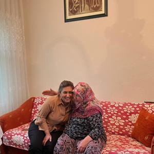 İl Müdürümüz Emine BÖÇKÜN, Anneler Günü vesilesiyle Kahraman Şehidimiz J. Asb. Çvş. Erbu SERPAN’ın Kıymetli Ailesine Ziyaret Gerçekleştirdi. - fotoğraf 2