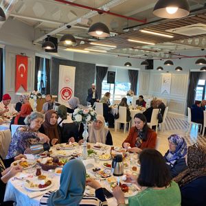 11 Mayıs Anneler Günü münasebetiyle İl Müdürlüğü olarak ilimiz genelinde Aile Yılı kapsamında çeşitli Anneler Günü etkinleri ile Annelerimizin gününü kutladık. - fotoğraf 3