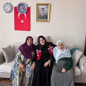 Anneler Günü münasebetiyle İl Müdürlüğümüze bağlı Sosyal Hizmet Merkezlerimiz tarafından İl genelinde kıymetli Şehit Annelerimize, Anneler Günü ziyaretleri gerçekleştirdik.  - fotoğraf 5