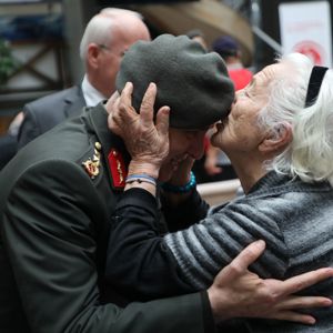 Tümgeneral Davut Ala’dan Atakum Huzurevi’ne Bayram Ziyareti   - fotoğraf 5