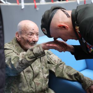 Tümgeneral Davut Ala’dan Atakum Huzurevi’ne Bayram Ziyareti   - fotoğraf 10