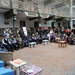 Tümgeneral Davut Ala’dan Atakum Huzurevi’ne Bayram Ziyareti   - fotoğraf 16