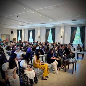 10-16 Mayıs Engelliler Haftası kapsamında Metin Sabancı Bakım Rehabilitasyon Merkezimizde hizmet alan engellilierimiz Darülaceze sakinlerimize konser düzenlemiştir. - fotoğraf 4