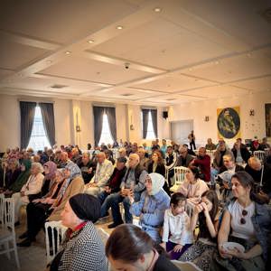 10-16 Mayıs Engelliler Haftası kapsamında Metin Sabancı Bakım Rehabilitasyon Merkezimizde hizmet alan engellilierimiz Darülaceze sakinlerimize konser düzenlemiştir. - fotoğraf 5