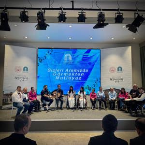 10-16 Mayıs Engelliler Haftası kapsamında Metin Sabancı Bakım Rehabilitasyon Merkezimizde hizmet alan engellilierimiz Darülaceze sakinlerimize konser düzenlemiştir. - fotoğraf 3