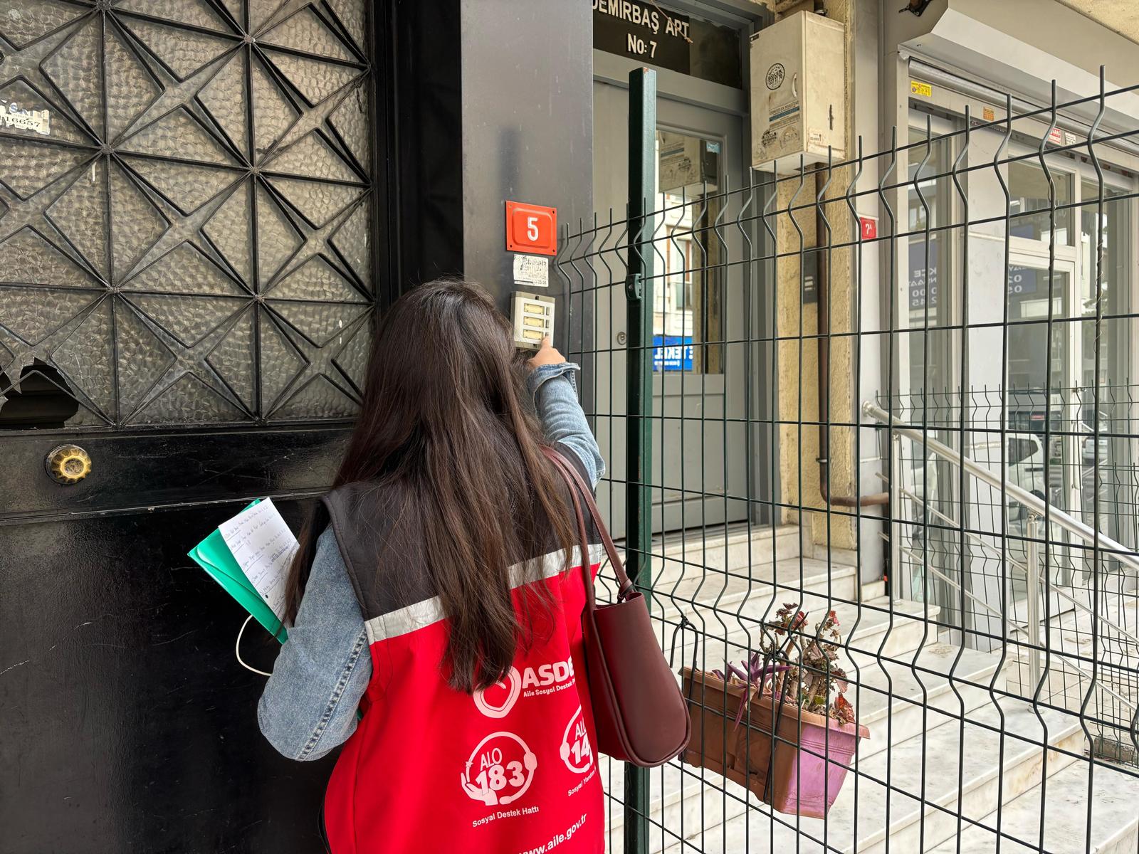 İl Müdürlüğümüze bağlı Sosyal Hizmet Merkezlerimiz tarafından İl genelinde Aile Sosyal Destek Programı (ASDEP) kapsamında ziyaretlerimiz devam ediyor.