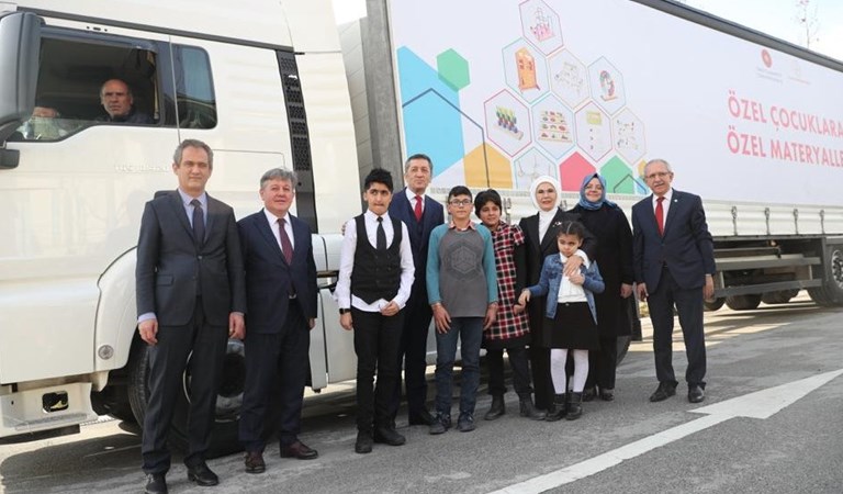 Bakan Selçuk, Emine Erdoğan’ın Himayelerinde Gerçekleşen “Özel Çocuklara Özel Materyaller Projesi”nin Tanıtım Toplantısına Katıldı