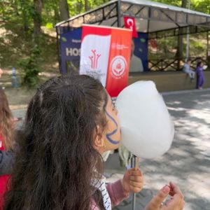 2025 Aile Yılı kapsamında; Aile Haftası ve Engelliler Haftası Münasebetiyle Bağcılar Sosyal Hizmet Merkezimiz tarafından hizmet alan ailelerimize “Engelsiz Aile Şenliği” düzenlendi. - fotoğraf 1