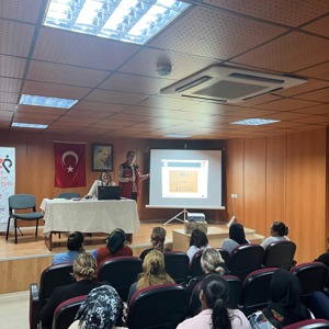 Aile Yılında “2025 Aile Yılı Tanıtımı” düzenlenerek, “Aile ve İletişim” konulu eğitim verildi. - fotoğraf 2