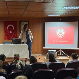 Aile Yılında “2025 Aile Yılı Tanıtımı” düzenlenerek, “Aile ve İletişim” konulu eğitim verildi. - fotoğraf 3