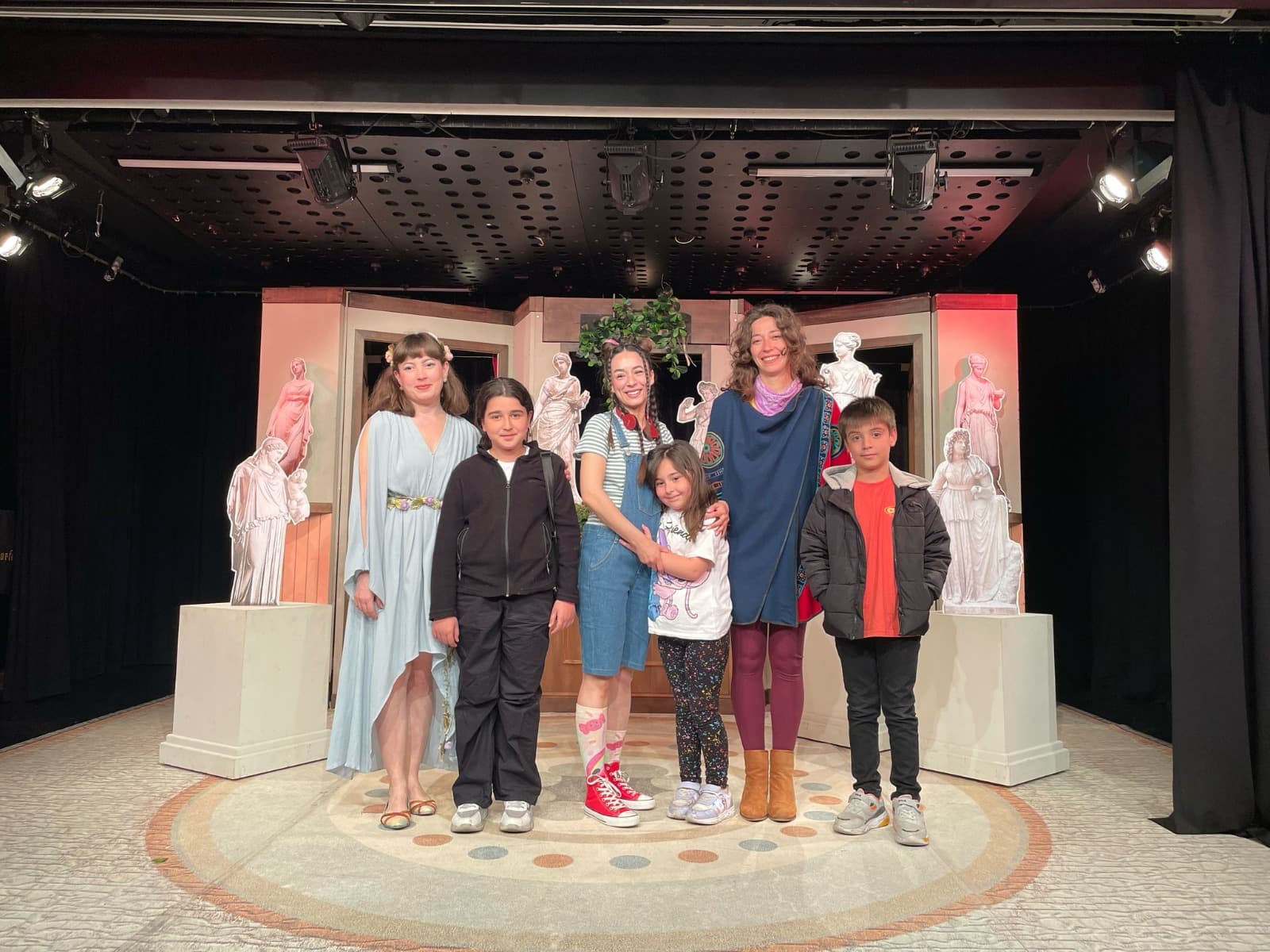 Sosyal ve Ekonomik Destek (SED) Hizmet Modelinden yararlanan çocuklarımıza Okul Destek (ODES) Projesi kapsamında etkinlikler düzenlemeye devam ediyoruz.