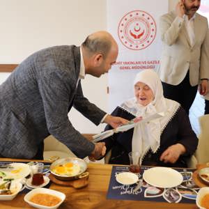 Anneler Günü’nde Aziz Şehitlerimizin Emaneti Annelerimizle Anlamlı Buluşma - fotoğraf 4