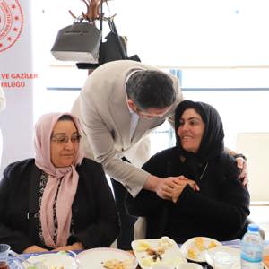 Anneler Günü’nde Aziz Şehitlerimizin Emaneti Annelerimizle Anlamlı Buluşma - fotoğraf 6