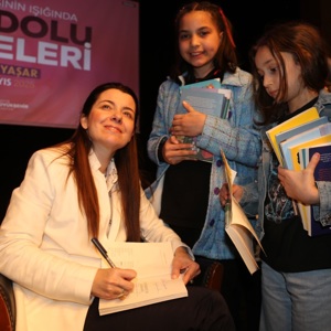 Şermin Yaşar ile "Anne Müzesinin Işığında Anadolu Anneleri" Söyleşisi - fotoğraf 5