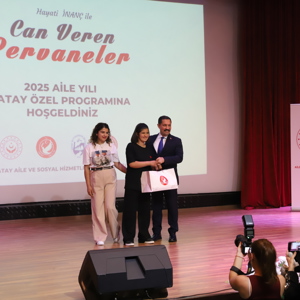2025 Aile Yılı kapsamında Yazar Hayati İnanç, Valiğimiz tarafından düzenlenen "Canveren Pervaneler Hatay Özel Programı'na" katıldı. - fotoğraf 3