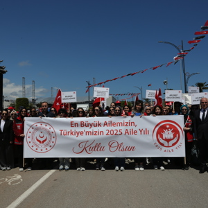Samsun’da “Ailemiz Geleceğimiz” Temalı Yürüyüş Büyük İlgi Gördü - fotoğraf 2