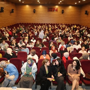 “Rota Yeniden Oluşturuluyor” Söyleşisiyle Dilek Cesur Vezirköprü ve Terme'de Ailelerle Buluştu - fotoğraf 2