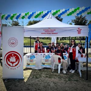 Aile Yılı kapsamında 15 Mayıs Uluslararası Aile Günü ve Engelliler Haftası münasebetiyle; Evde Bakım Hizmetinden yararlanan ailelerimizin katılımı ile "Engelsiz Bahar Şenliği" düzenlendi. - fotoğraf 2