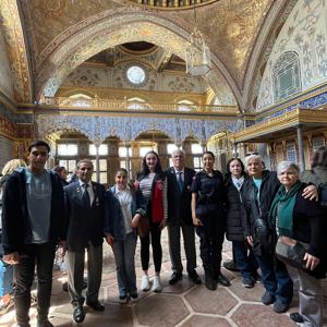 2025 'Aile Yılı' kapsamında "Ailemiz İnancımız, Ailemiz Geleneğimiz, Ailemiz Değerlerimiz" temasıyla Şehit Yakınlarımız ile Topkapı Sarayını ziyaret ediyoruz. - fotoğraf 4