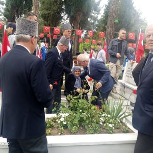 19 Mayıs Gençlik ve Spor Bayramı Etkinlikleri Kapsamında  Şehitlik Ziyareti Gerçekleştirildi - fotoğraf 5