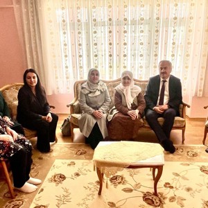 Anneler Günü Münasebetiyle Aziz Şehitlerimizin Kıymetli Ailelerine Ziyaret - fotoğraf 1