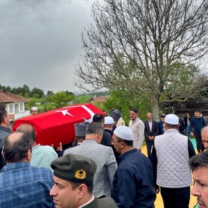 Kıbrıs Gazimiz Ahmet Türkmenoğlu Ebediyete Uğurlandı - fotoğraf 2
