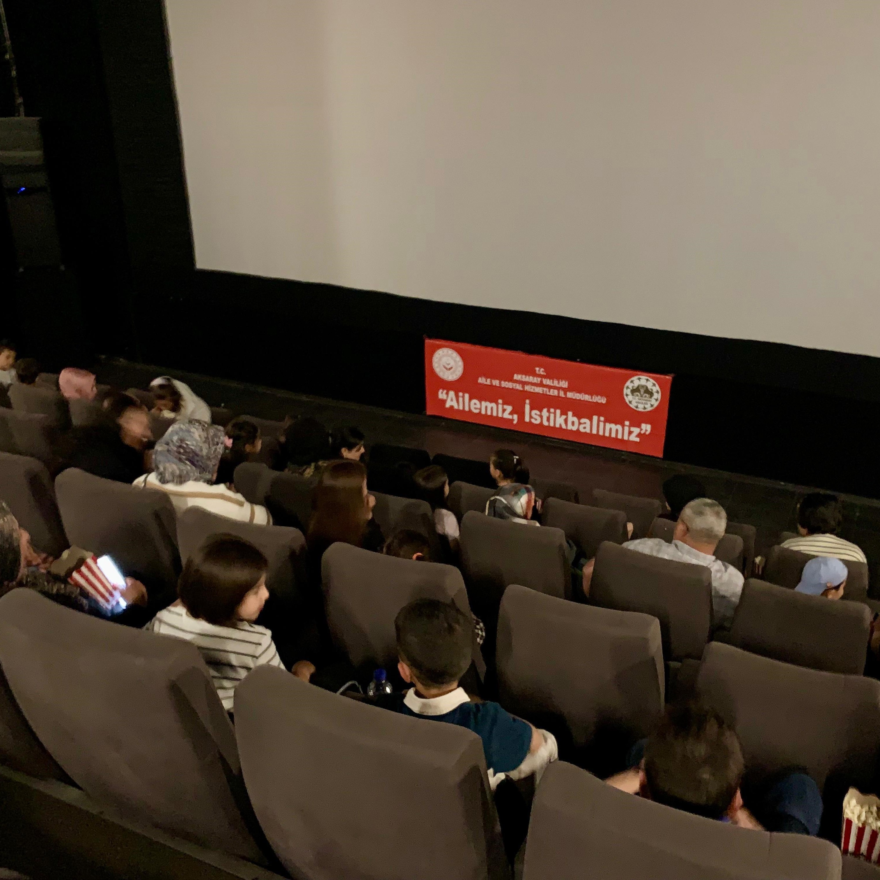 🎥🍿 Büyük Ailemizle Sinemadayız! - fotoğraf 1