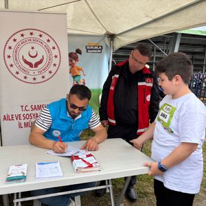 Samsun’da Çocuklar İçin Renkli ve Bilgilendirici Bir Gün: Çocuk Maratonu ve Festivali’nde İl Müdürlüğü Standı Yoğun İlgi Gördü - fotoğraf 7