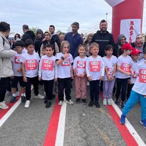 Samsun’da Çocuklar İçin Renkli ve Bilgilendirici Bir Gün: Çocuk Maratonu ve Festivali’nde İl Müdürlüğü Standı Yoğun İlgi Gördü - fotoğraf 11