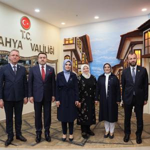 Bakanımız Mahinur Özdemir Göktaş, Kütahya'da temaslarda bulundu - fotoğraf 11
