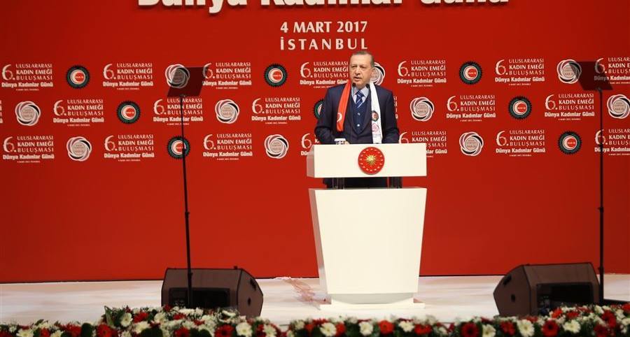 ''Ülkemizde kadınlar iş hayatında giderek yüksek oranlarla yer almaya başlıyor''