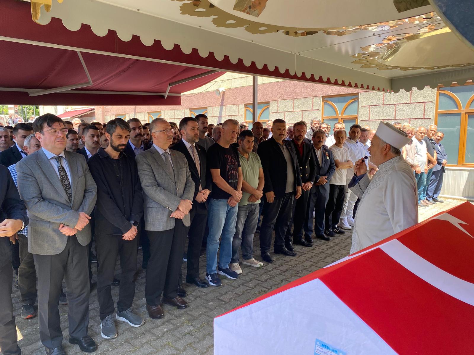 Vefat eden 15 Temmuz Gazimiz Mehmet Sarıgül’ün Cenaze Töreni Takva Camii’nde Gerçekleştirildi