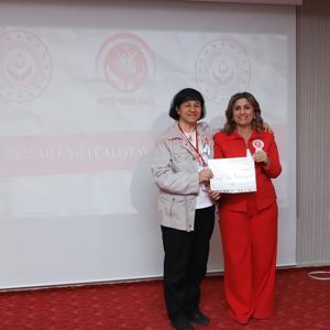 İl Müdürümüz Sayın Emine BÖÇKÜN; düzenlenen 2025 Aile Çalıştayı’mızda  Görev Alan Balıkesir Üniversitesi’nin Değerli Hocalarına Teşekkür Belgelerini Takdim Etti. - fotoğraf 3