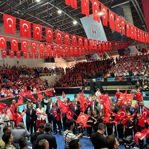 Valimiz Sayın İsmail USTAOĞLU, İl Protokolünün Saygıdeğer Üyeleri ve İl Müdürümüz Sayın Emine BÖÇKÜN, Balıkesir Gençlik ve Spor İl Müdürlüğü koordinesinde düzenlenen 19 Mayıs Atatürk’ü Anma, Gençlik ve Spor Bayramı kutlamalarına Katılım Sağladı. - fotoğraf 7