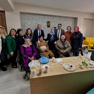 Anneler Günü Kapsamında Özel bireylerimiz ve Aileleri İle Çiğ Köfte Etkinliği Gerçekleştirildi - fotoğraf 1