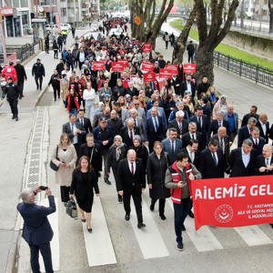 ‘En Büyük Ailemiz Türkiye’miz ve Ailemiz Geleceğimiz‘ Temalı Kortej Yürüyüşü Düzenlendi - fotoğraf 5