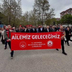 ‘En Büyük Ailemiz Türkiye’miz ve Ailemiz Geleceğimiz‘ Temalı Kortej Yürüyüşü Düzenlendi - fotoğraf 7
