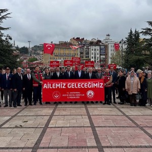 ‘En Büyük Ailemiz Türkiye’miz ve Ailemiz Geleceğimiz‘ Temalı Kortej Yürüyüşü Düzenlendi - fotoğraf 18