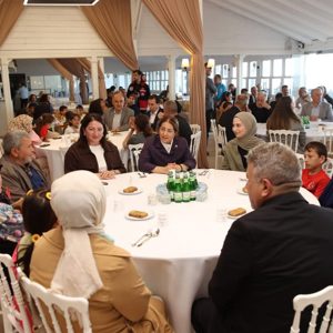 Bakan Yardımcımız Dr.Sevim Sayım Madak Ünye İlçemizde Çınarsuyu Tabiat Parkında Düzenlenen "2025 Yılı aile Şenliği Biz Bir Aileyiz" Programına Katıldı - fotoğraf 4