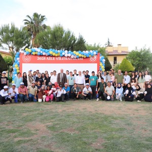 ADANA’DA AİLE FESTİVALİ: ‘BİZ BÜYÜK BİR AİLEYİZ’ SLOGANIYLA NESİLLER BULUŞTU - fotoğraf 1