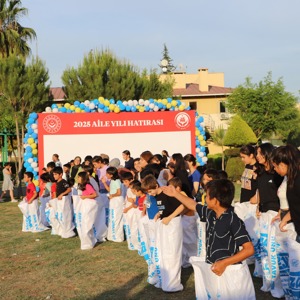 ADANA’DA AİLE FESTİVALİ: ‘BİZ BÜYÜK BİR AİLEYİZ’ SLOGANIYLA NESİLLER BULUŞTU - fotoğraf 2