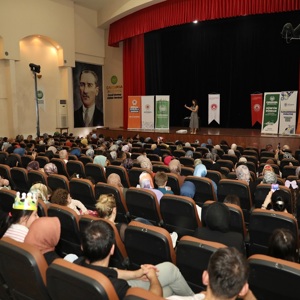 Yazar Dilek Cesur, “Rota Yeniden Oluşturuluyor” Söyleşisiyle Çarşamba ve Bafra'da Ailelerle Buluştu - fotoğraf 4