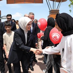 Bakanımız Göktaş, Filistinli mevkidaşıyla Türkiye'ye getirilen Gazzeli hasta çocuklarla buluştu - fotoğraf 4