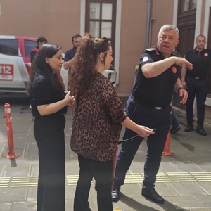İl Müdürlüğü Personeline Yönelik Yangın Tatbikatı Eğitimi Gerçekleştirildi - fotoğraf 5