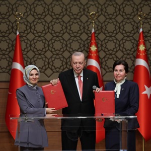 Aile ve Sosyal Hizmetler Bakanlığı ile Kamu Görevlileri Etik Kurulu arasında "Etik Eğitimi ve Etik Eğiticisi Yetiştirilmesi İşbirliği Protokolü" imzalandı - fotoğraf 1