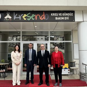 2025 Aile Yılı kapsamında, Bakanlığımız Çocuk Hizmetleri Genel Müdürlüğü Daire Başkanı Sn. İbrahim Kürşat ERGÜT, Aile Destek Merkezi, Özel Tunceli Final Kreş ve Gündüz Bakımevi, Özel Kreşendo Kreş ve Gündüz Bakımevi’ni ziyarette bulundular. - fotoğraf 1